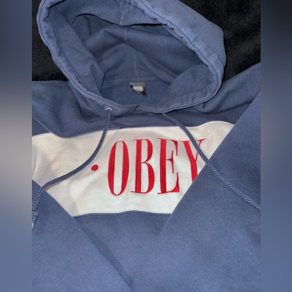 Obey Navy & Cream Hoodie With Red Logo Print Size medium - Picture 2 of 12